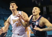 LOL决赛-莲花队双杀对手，力压对手晋级