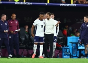 英雄联盟总决赛直播-拉沃尔杯鏖战戴维斯杯，西西帕斯刷新纪录的简单介绍