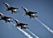 英雄联盟总决赛-库里满分魔法与黄蜂逆袭哲学，当数据与颠覆同频共振