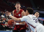 英雄联盟总决赛-关于季前比赛表现稳定，球队主力前锋望登陆劲旅的信息