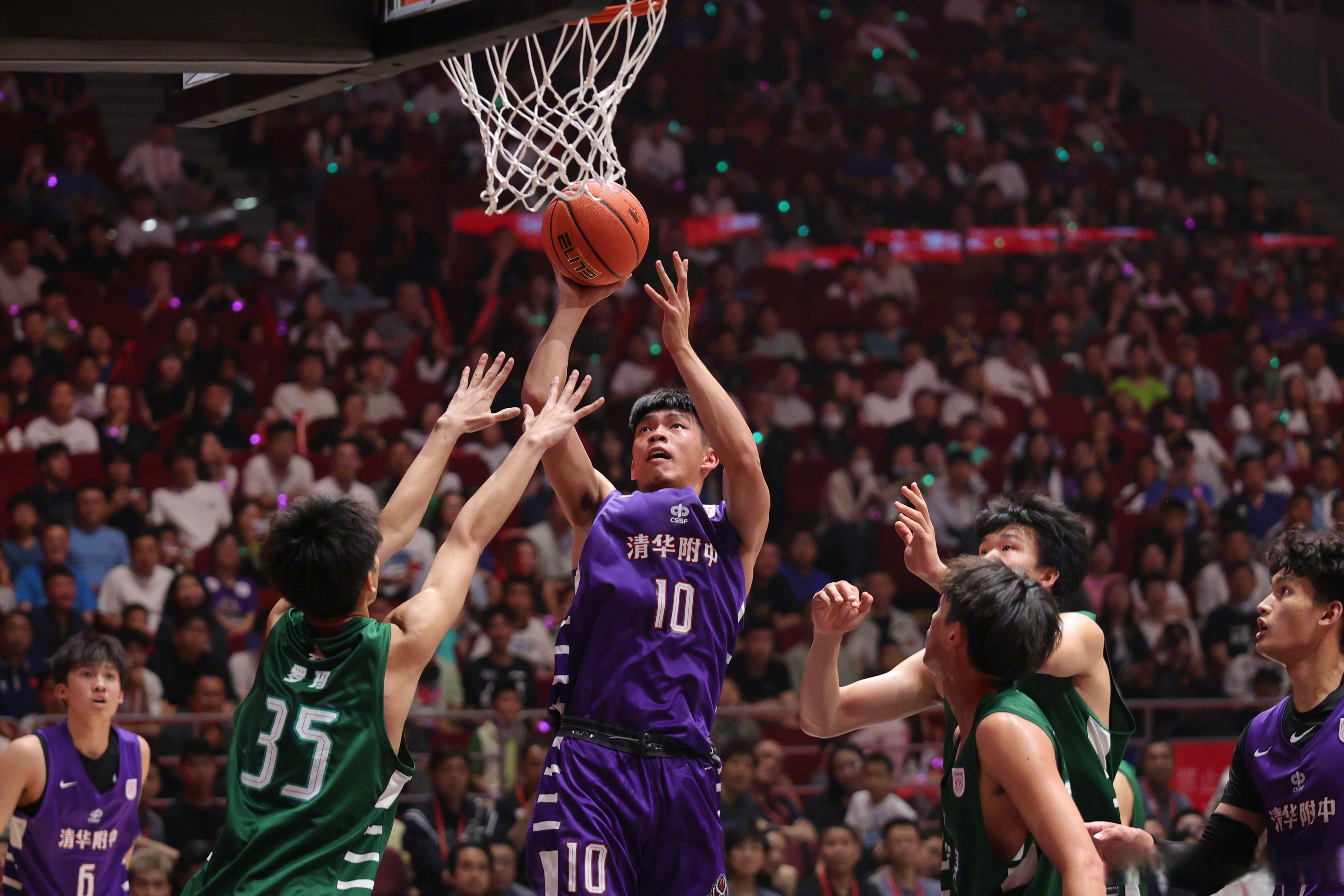 球员奋勇拼搏,创造出色比赛成绩的简单介绍 球员奋勇拼搏,创造出色比赛成绩的简单介绍