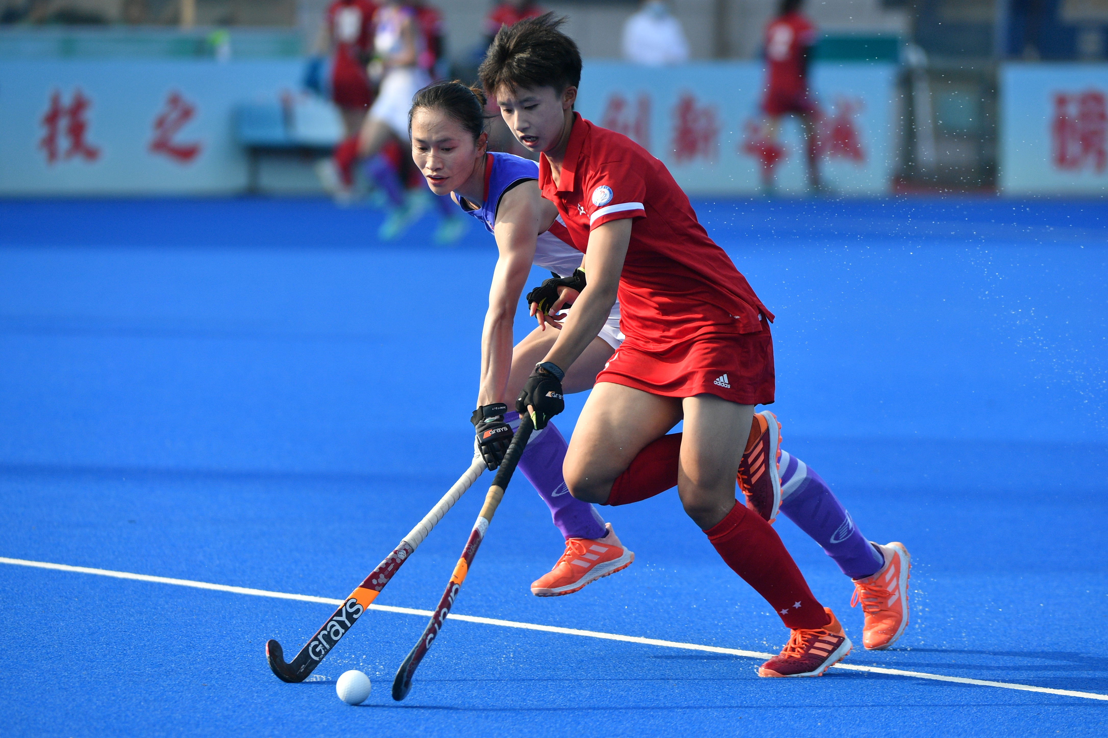 曲棍球比赛胜出队伍揭秘:团队合作完胜的简单介绍 曲棍球比赛胜出队伍揭秘:团队合作完胜的简单介绍