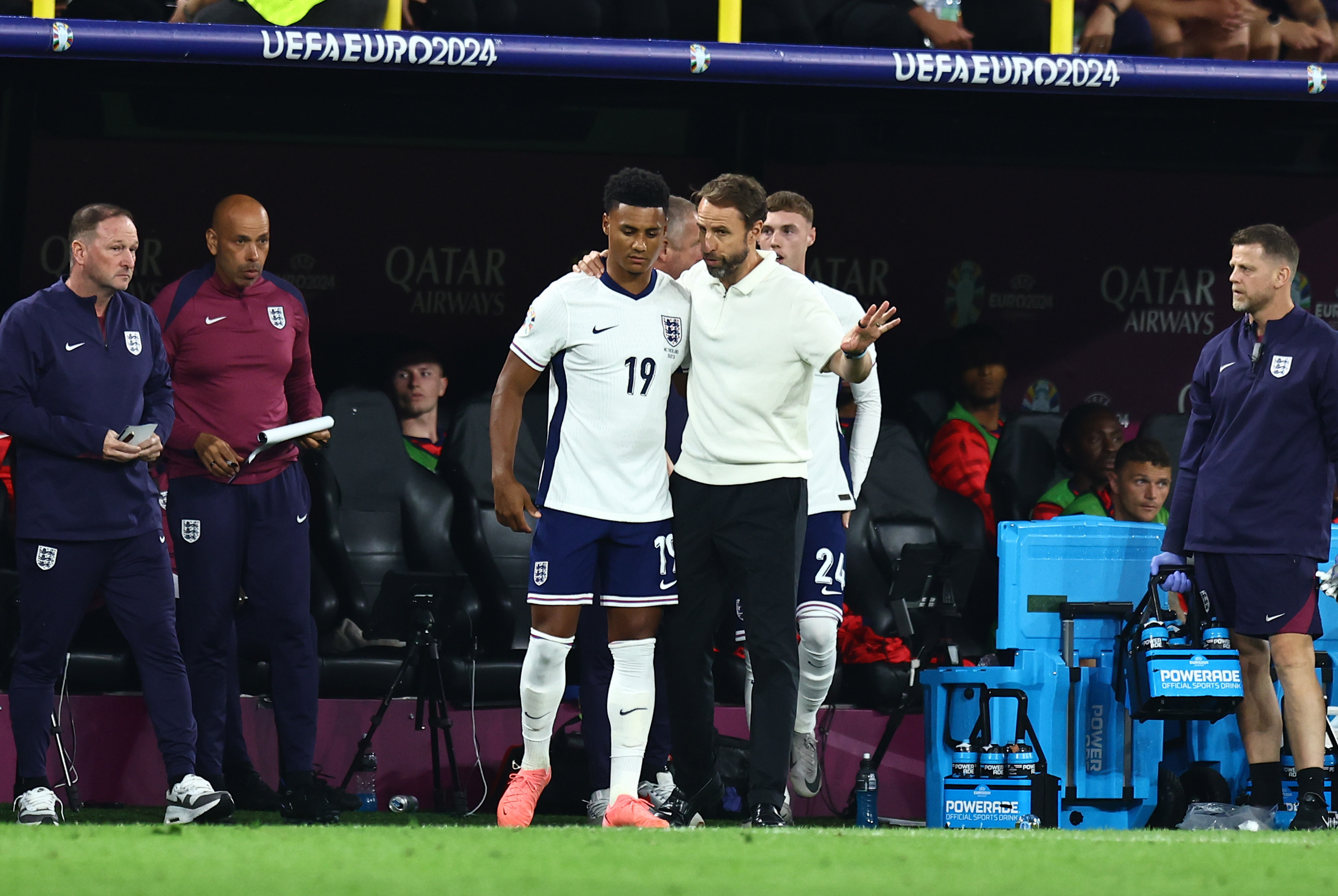 拉沃尔杯鏖战戴维斯杯,西西帕斯刷新纪录的简单介绍 拉沃尔杯鏖战戴维斯杯,西西帕斯刷新纪录的简单介绍