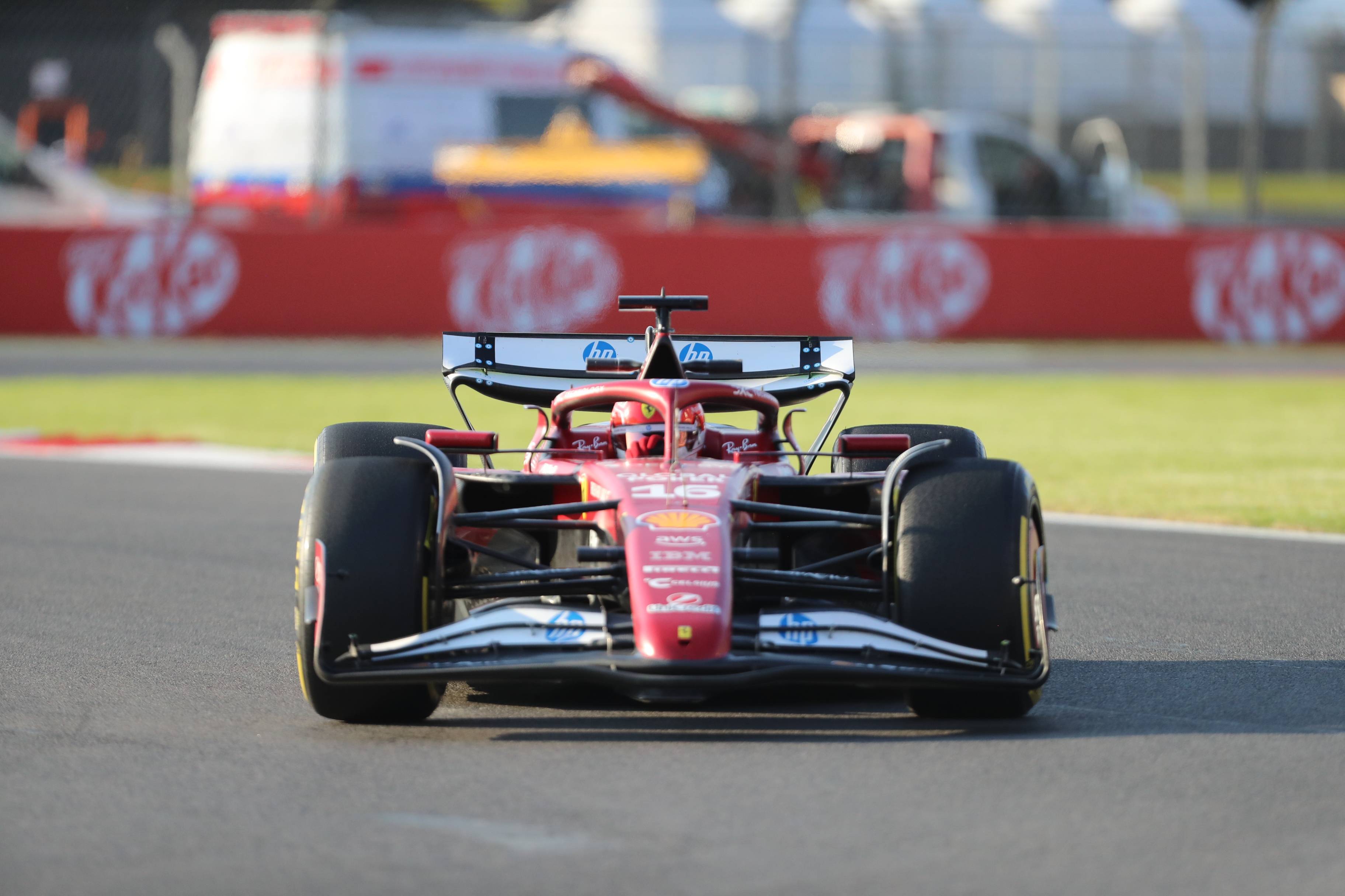 关于雷诺车队险胜阿斯顿马丁,勒克莱尔惊艳四座的信息 关于雷诺车队险胜阿斯顿马丁,勒克莱尔惊艳四座的信息