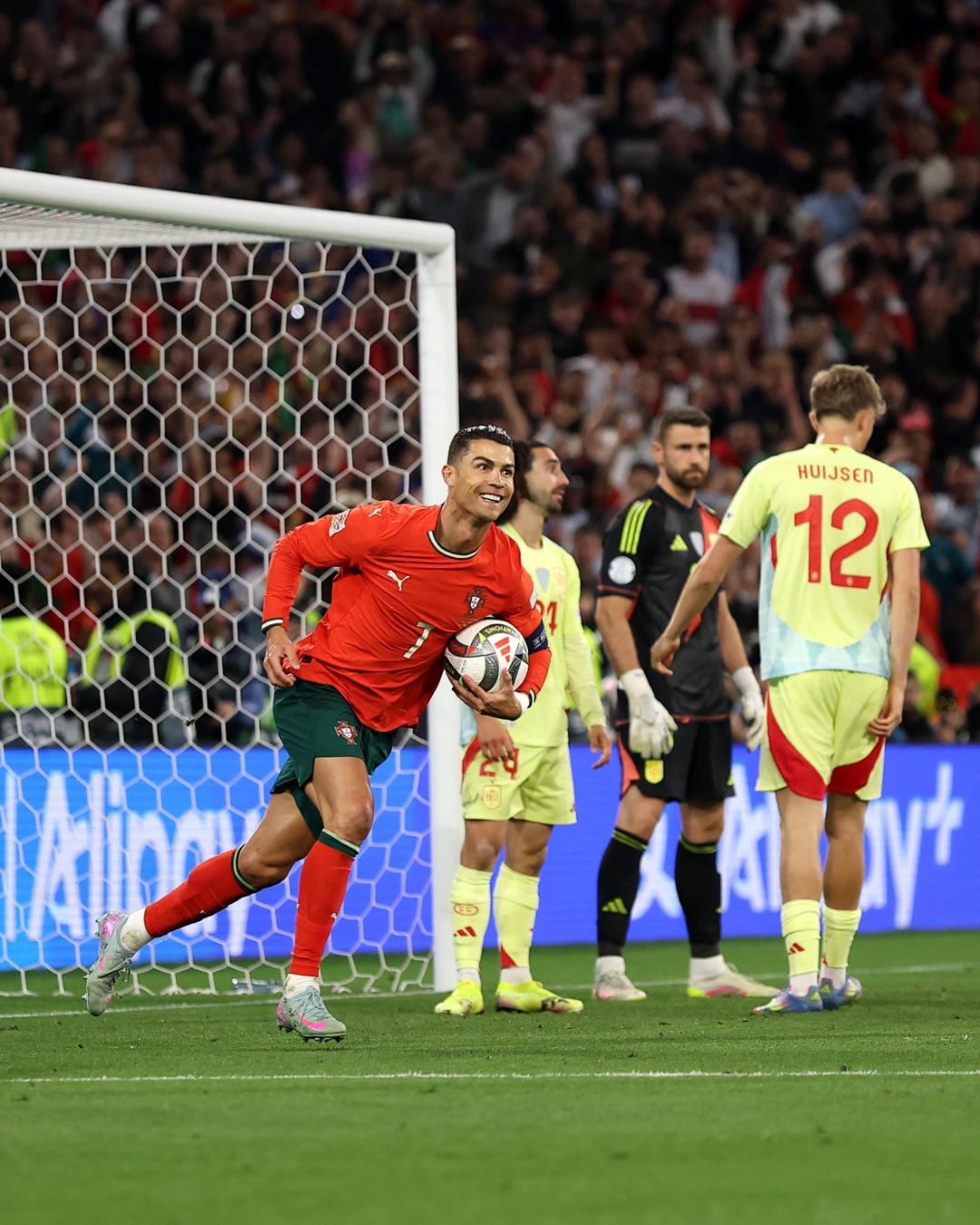 西班牙横扫对手，晋级欧锦赛四分之一决赛