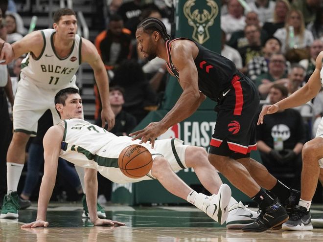 猛龙翻盘山西队,克莱状态火热 猛龙翻盘山西队,克莱状态火热