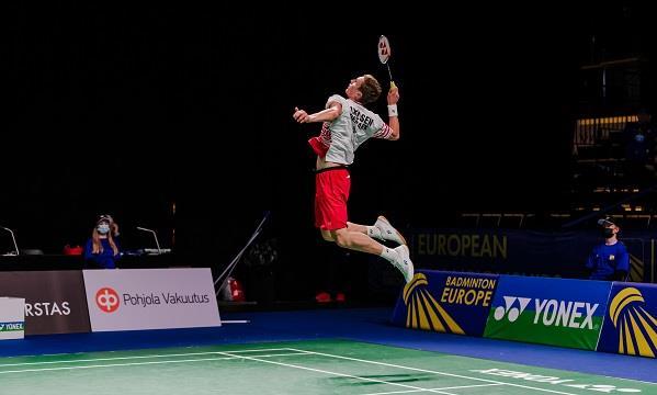 德国队鏖战日本队,安赛龙扛起全队 德国队鏖战日本队,安赛龙扛起全队