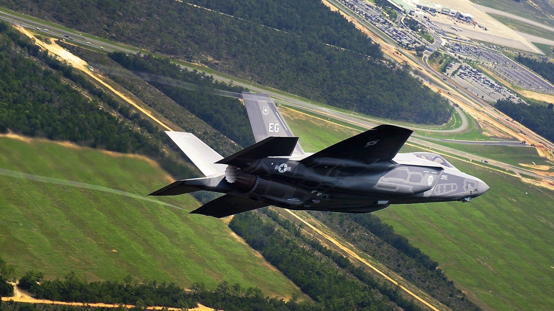 极速与绝境，当F1揭幕战邂逅荷兰生死战